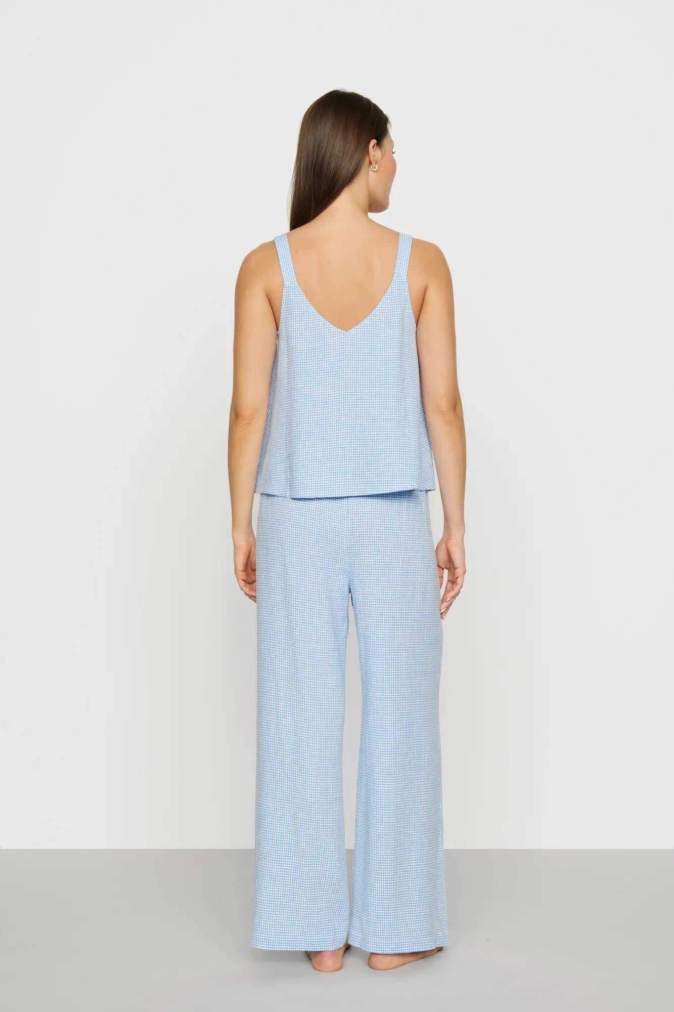 Model is wearing Linen Blend V Neck Cami in Gingham White/Summer Blue