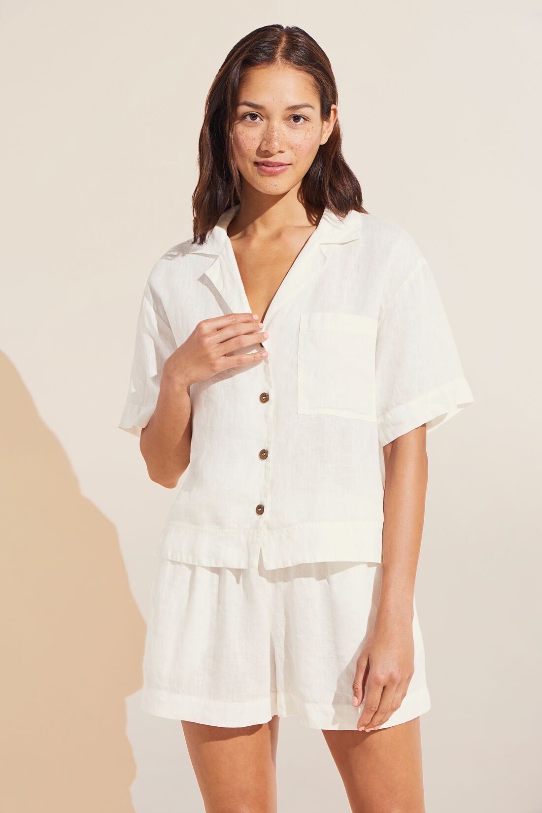 Model is wearing Garment Dyed Linen Short Set in Ivory.