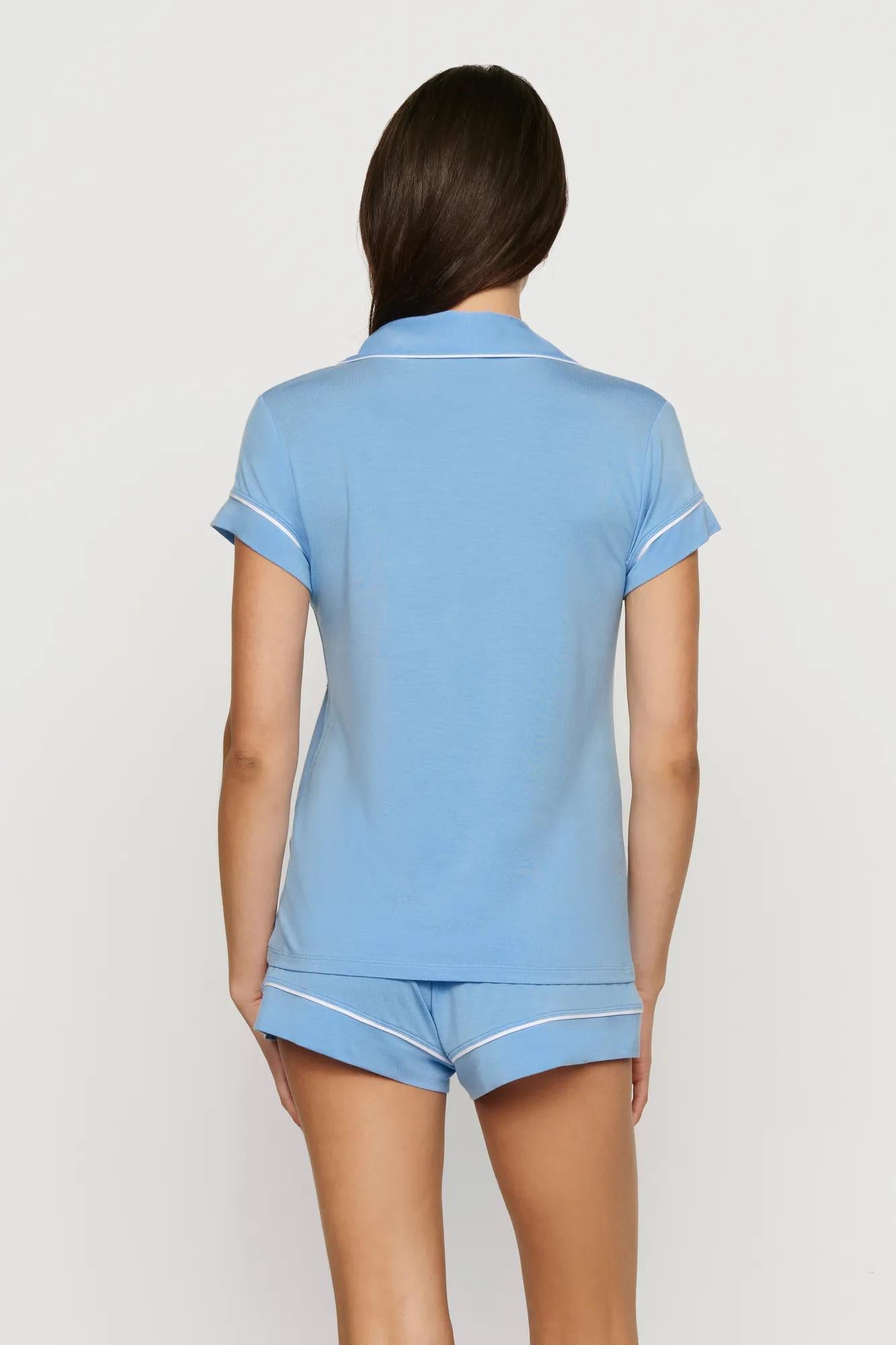 Model is wearing Gisele TENCEL™ Modal Shortie Short PJ Set in Summer Blue/White