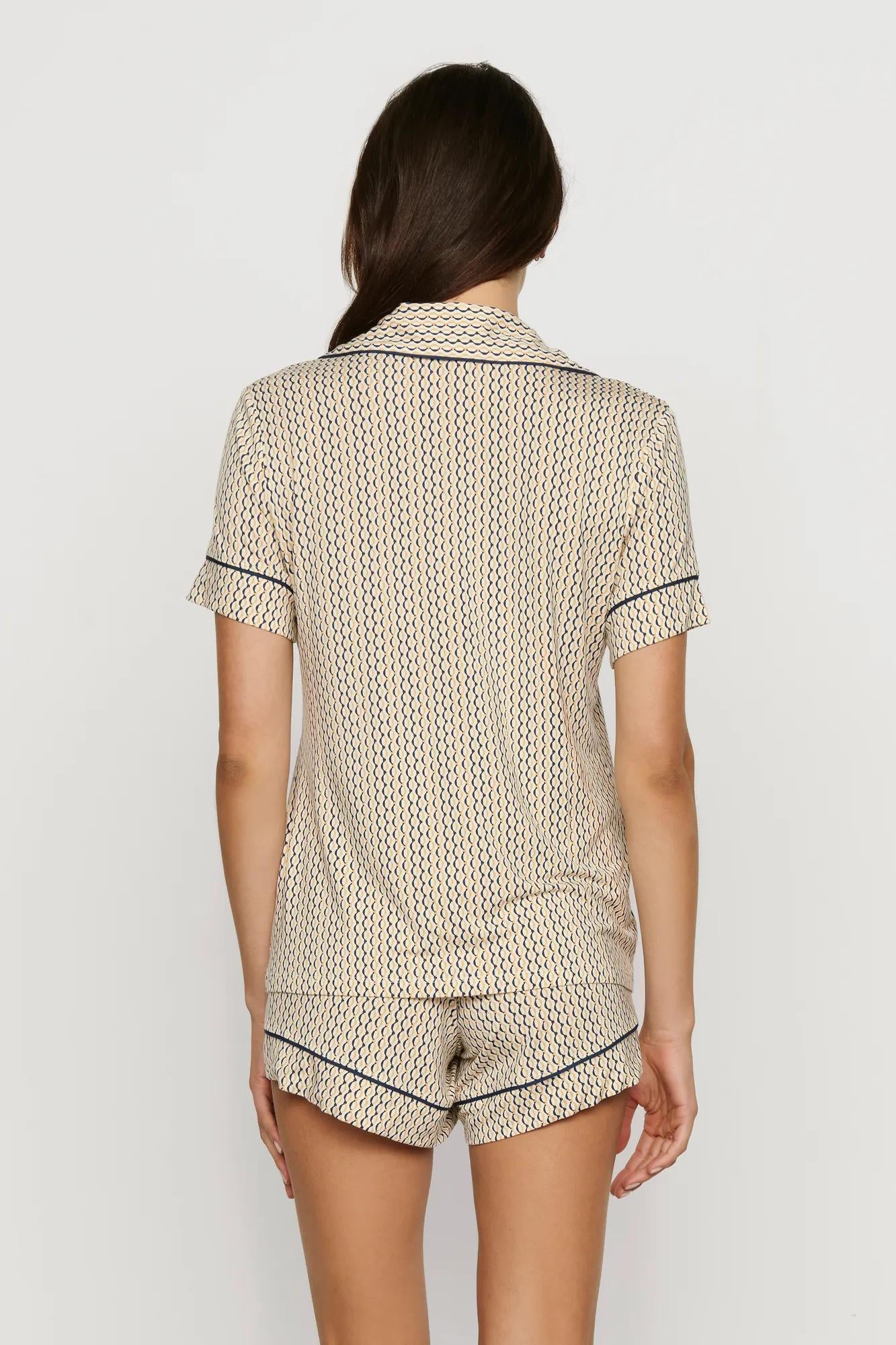 Model is wearing Gisele Printed TENCEL™ Modal Relaxed Short PJ Set in Hourglass Sunbeam/Navy