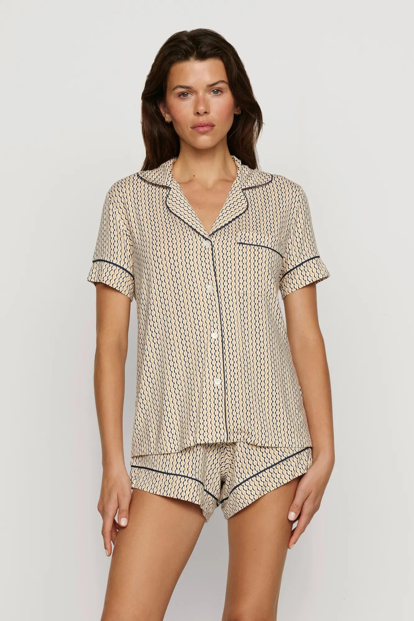 Model is wearing Gisele Printed TENCEL™ Modal Relaxed Short PJ Set in Hourglass Sunbeam/Navy